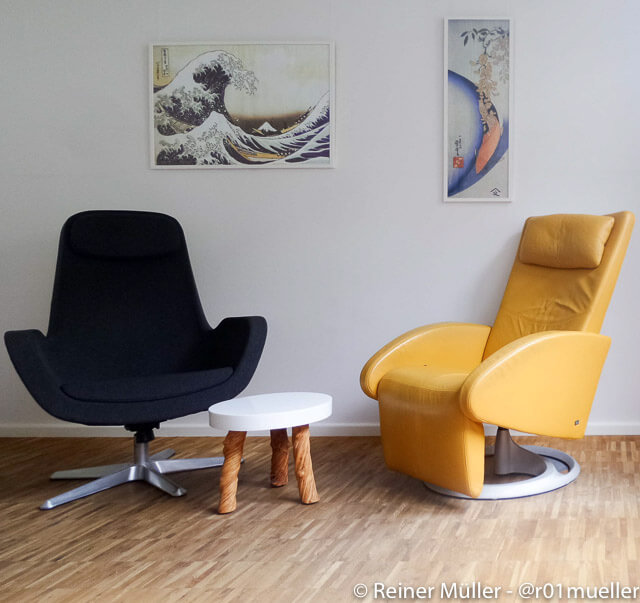 Auf dem Bild sind ein Coachingraum in der Coachingpraxis am Leisepark in der Nähe vom Alexanderplatz im Stadtbezirk Prenzlauer Berg zu sehen.